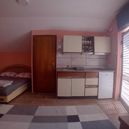 Red Apartman 2 Trebinje Esterno foto